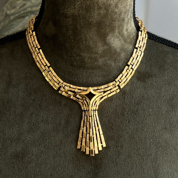Vintage Crown Trifari Star Radiant Celestial Hollow Tie Pendant Y Gold Necklace - Picture 1 of 7